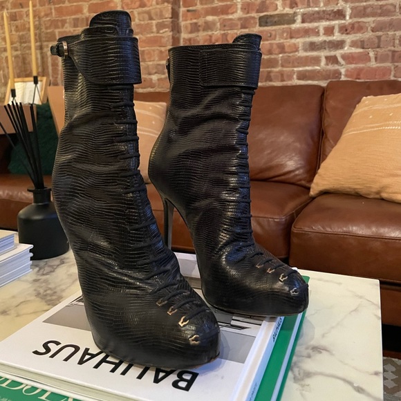 Sergio Rossi RUNWAY leather stiletto booties - Picture 3 of 10